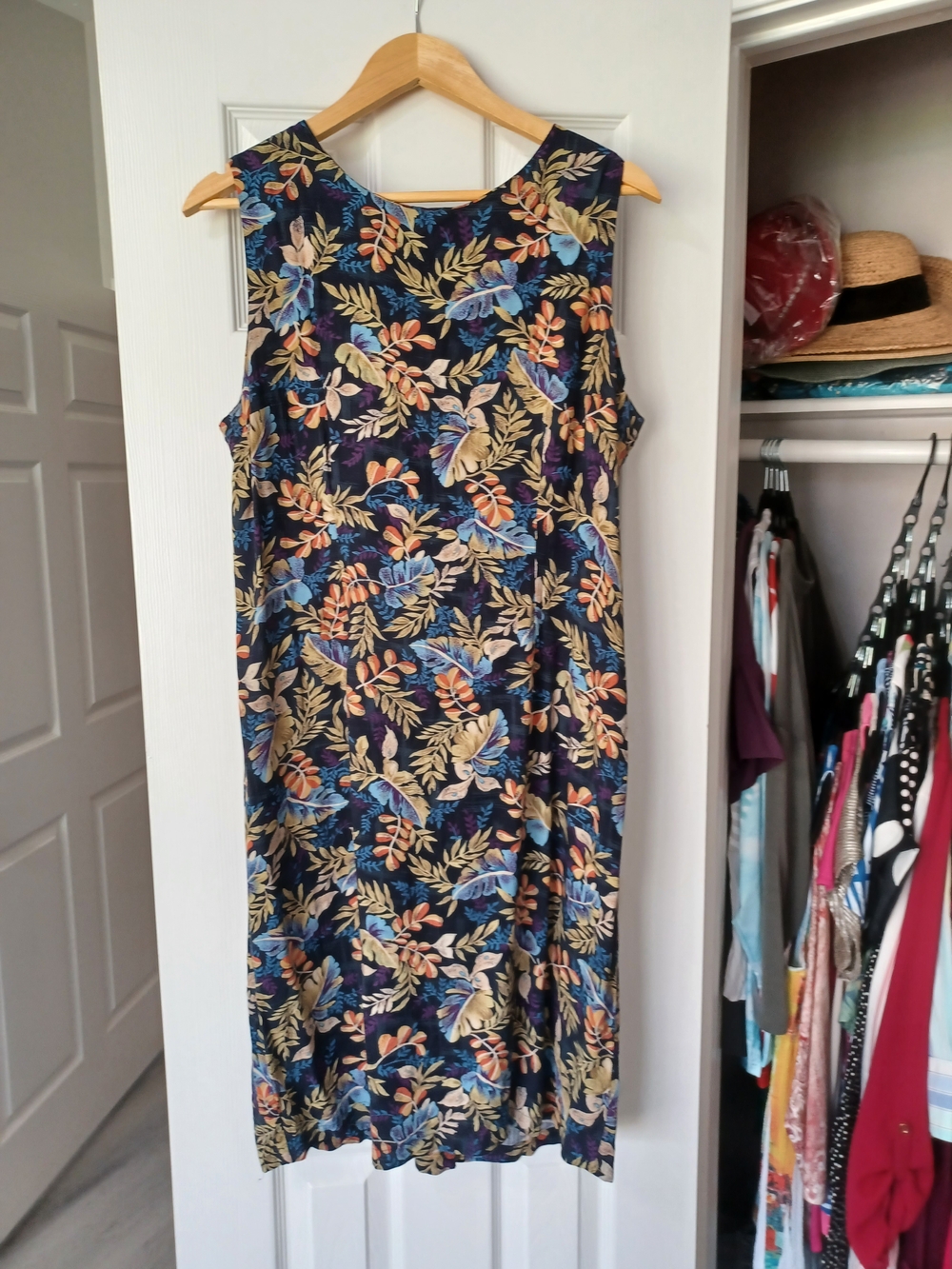 Sleeveless Midi Dress in Navy Floral Print (Size L)